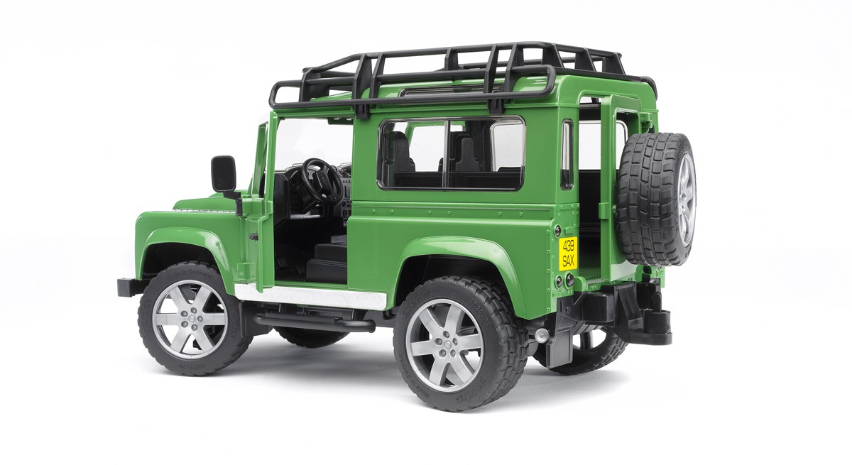 Внедорожник Bruder Land Rover Defender