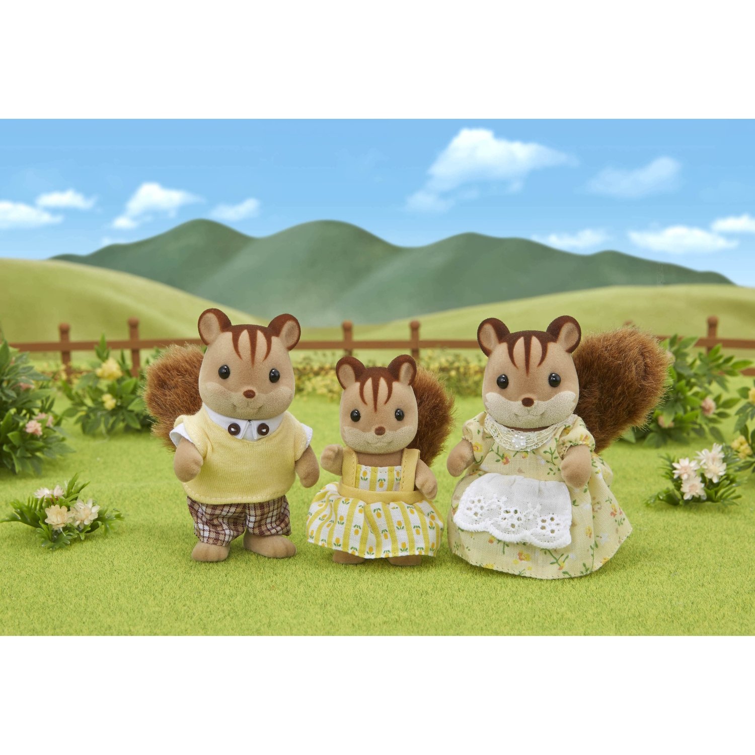 Sylvanian Families Набор Семья Белок (3 фигурки) 5307 с 3 лет