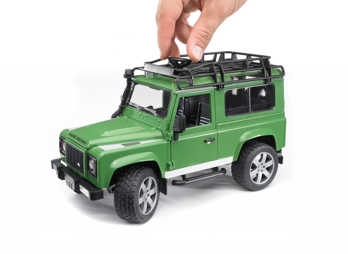 Внедорожник Bruder Land Rover Defender